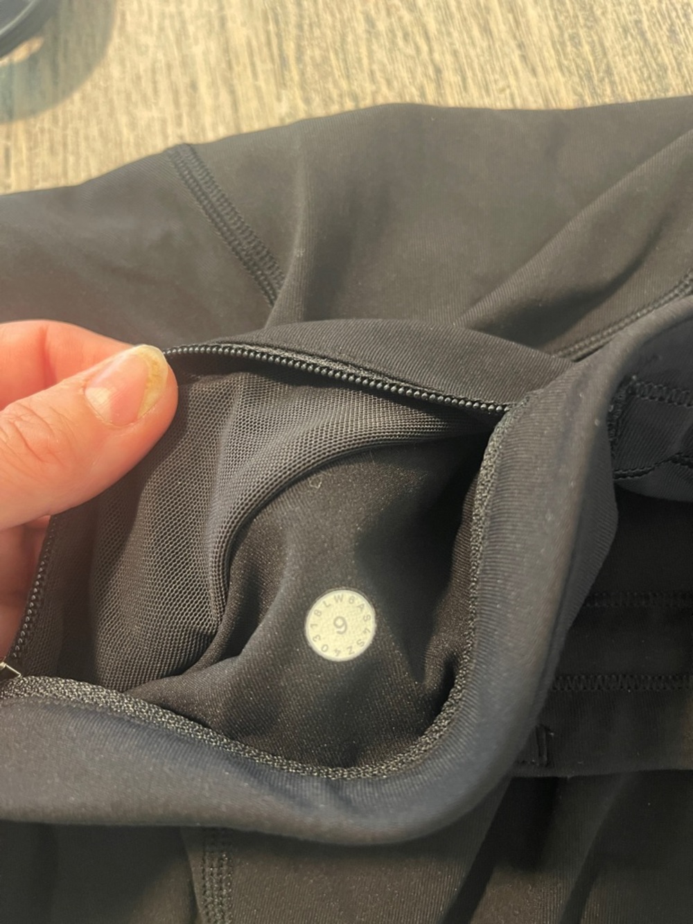 lululemon athletica Black Women's Pocket Cropped Leggings size 6 - Picture 4 of 4